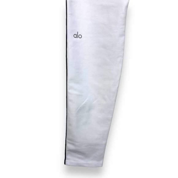 NWT Brand New ALO Airbrush High-Waist Heart Throb Leggings White Black Medium - Picture 10 of 14